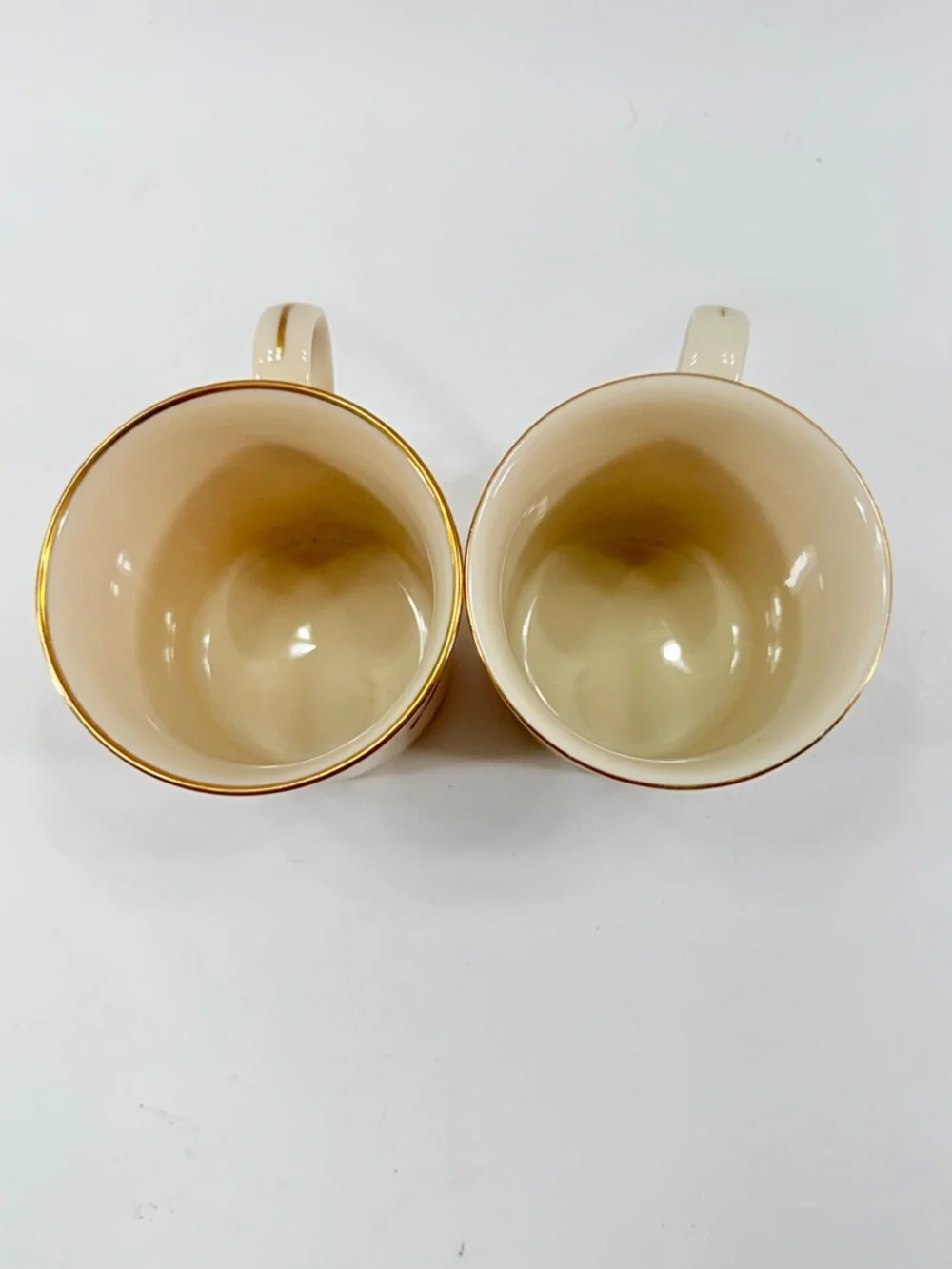 Lenox Mug Holiday Gold Porcelain Red Ribbon 24K‎ Gold Trim Discontinued Set of 2